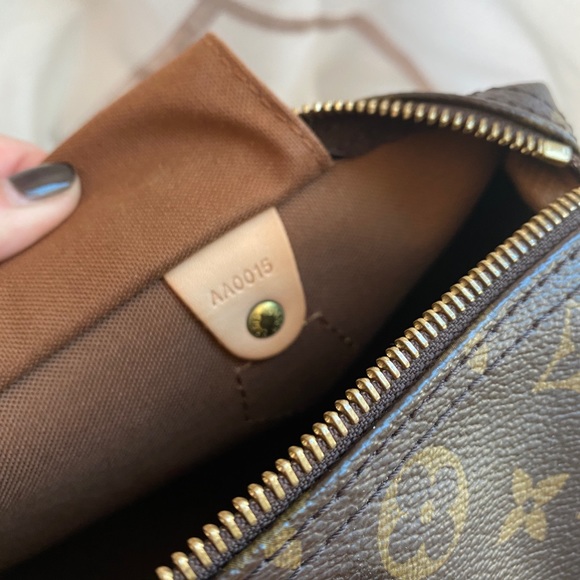 Louis Vuitton bag - Picture 6 of 8